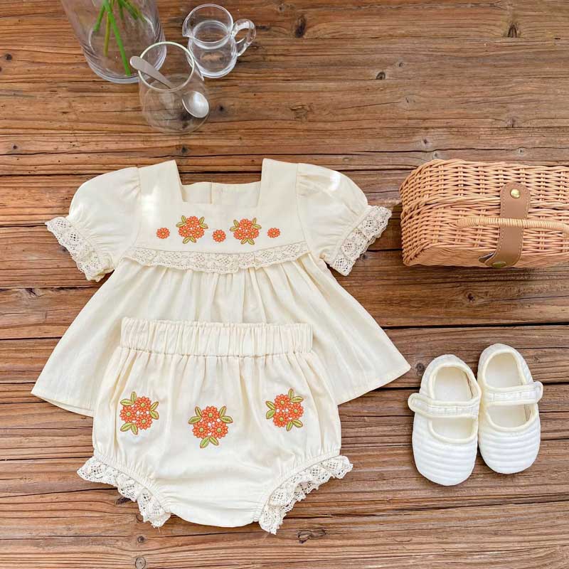 Conjunto Bordado Bebê Flor do Campo